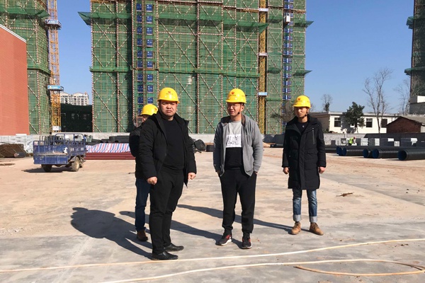南昌市政建設(shè)黨委副書記總經(jīng)理王海龍到進(jìn)賢縣基礎(chǔ)教育提升改造工程項(xiàng)目指導(dǎo)工作600400P1.jpg