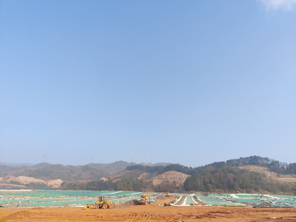 南昌市政建設(shè)集團(tuán)麥園生活垃圾填埋場終期封場工程進(jìn)行節(jié)前安全檢查6003.jpg