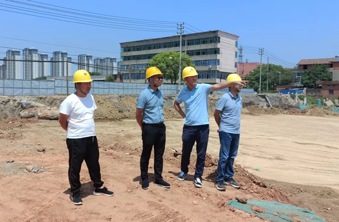 黎德義到廣州路東延工程、昌東三路道路建設(shè)工程開展安全質(zhì)量檢查