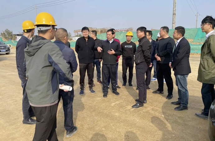 市政公用集團(tuán)萬義輝深入朱橋東路綜合管廊及基礎(chǔ)設(shè)施建設(shè)工程、昌東三路道路建設(shè)工程檢查指導(dǎo)