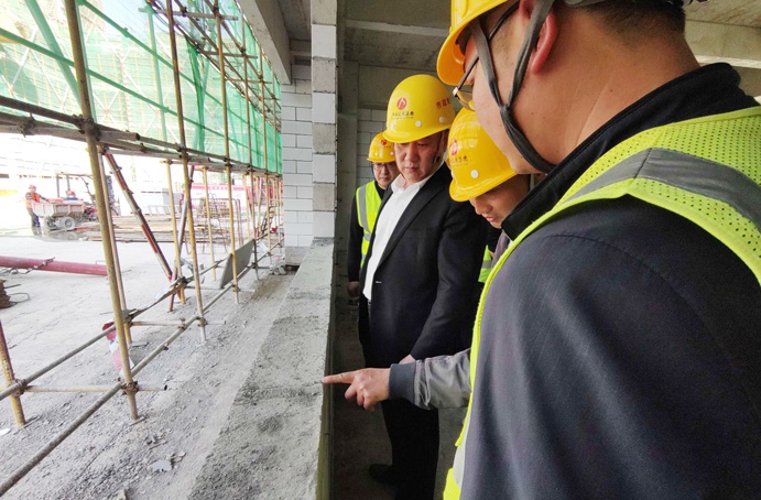 徐旭前往市政公用城三期項目、市政綠色建材科技產(chǎn)業(yè)園項目調(diào)研