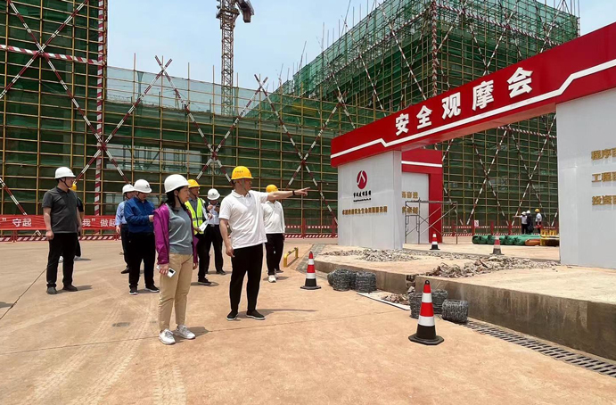 江西省住建廳??吳?春?月??到新建區(qū)職業(yè)技術(shù)學校新校區(qū)建設(shè)項目調(diào)研